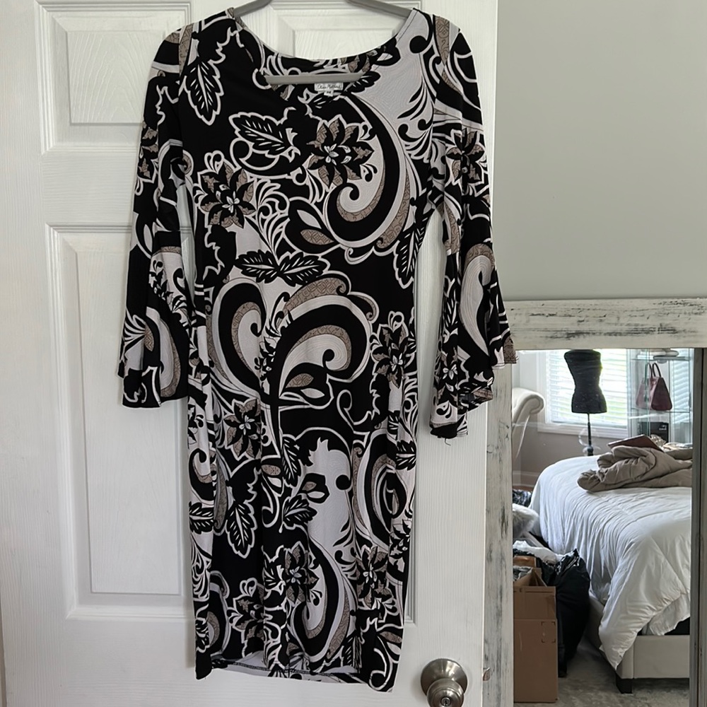 Bell sleeve dress